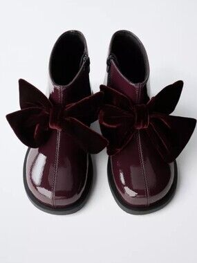 (BNWT) ZARA Patent Finish Bow Ankle Boots